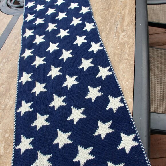 Stars and strips scarf - Picture 3 of 5